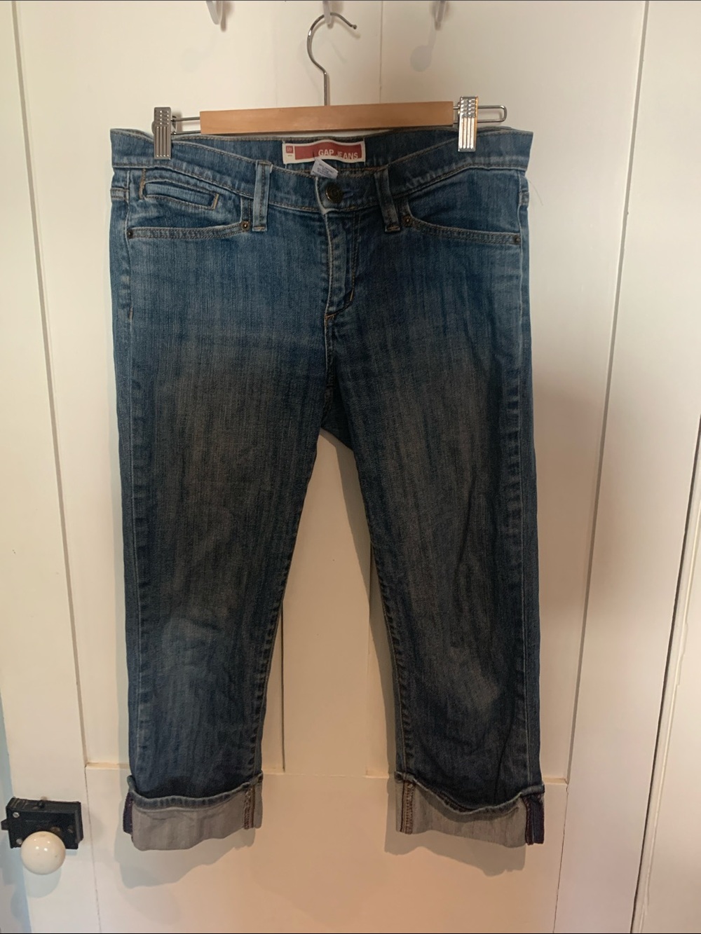 GAP Women’s capri Jeans in Medium Blue Denim